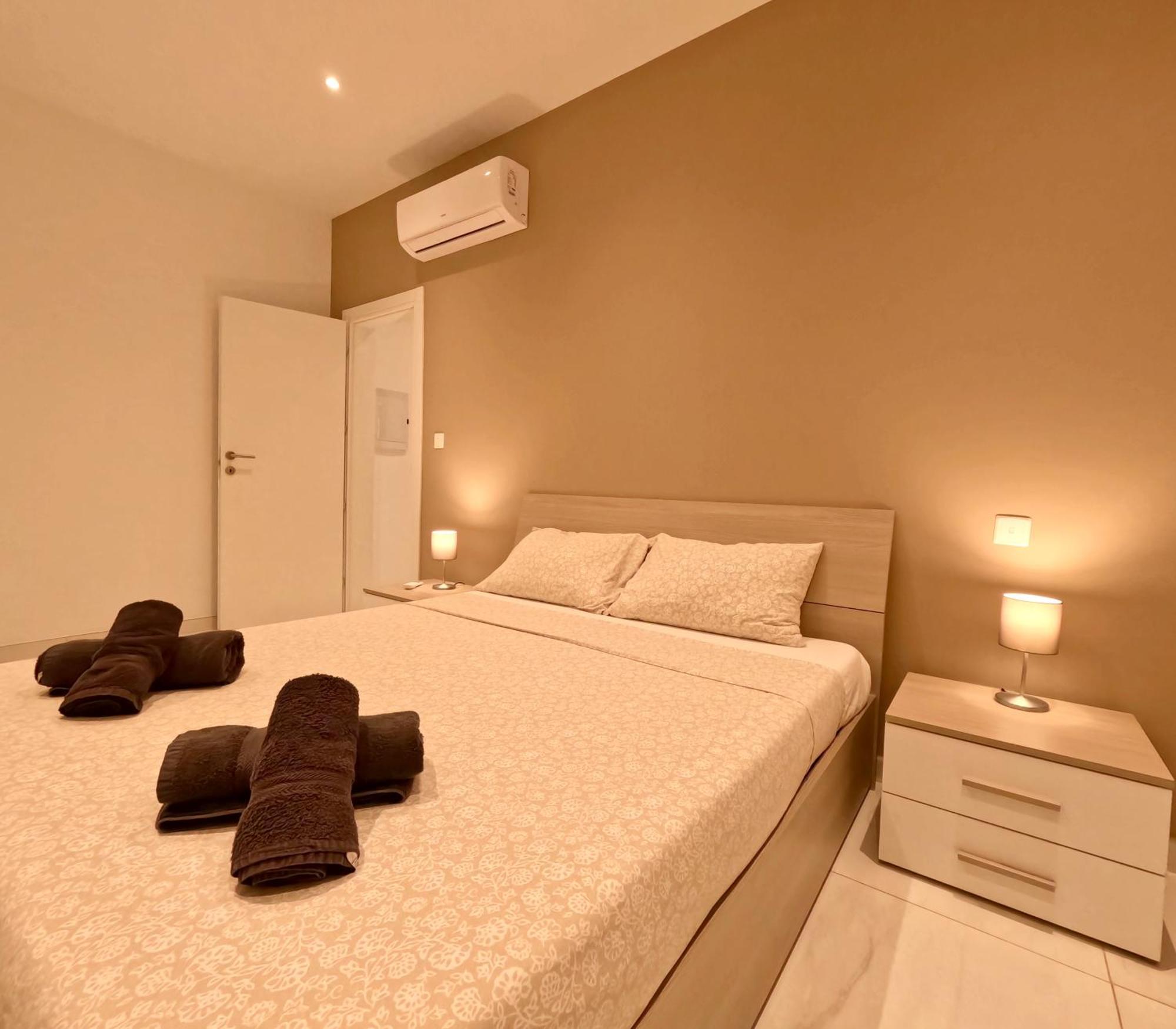Modern Apartment In St Julian'S Malta, With Breathtaking Views Of Spinola Bay Saint Julian's Ngoại thất bức ảnh