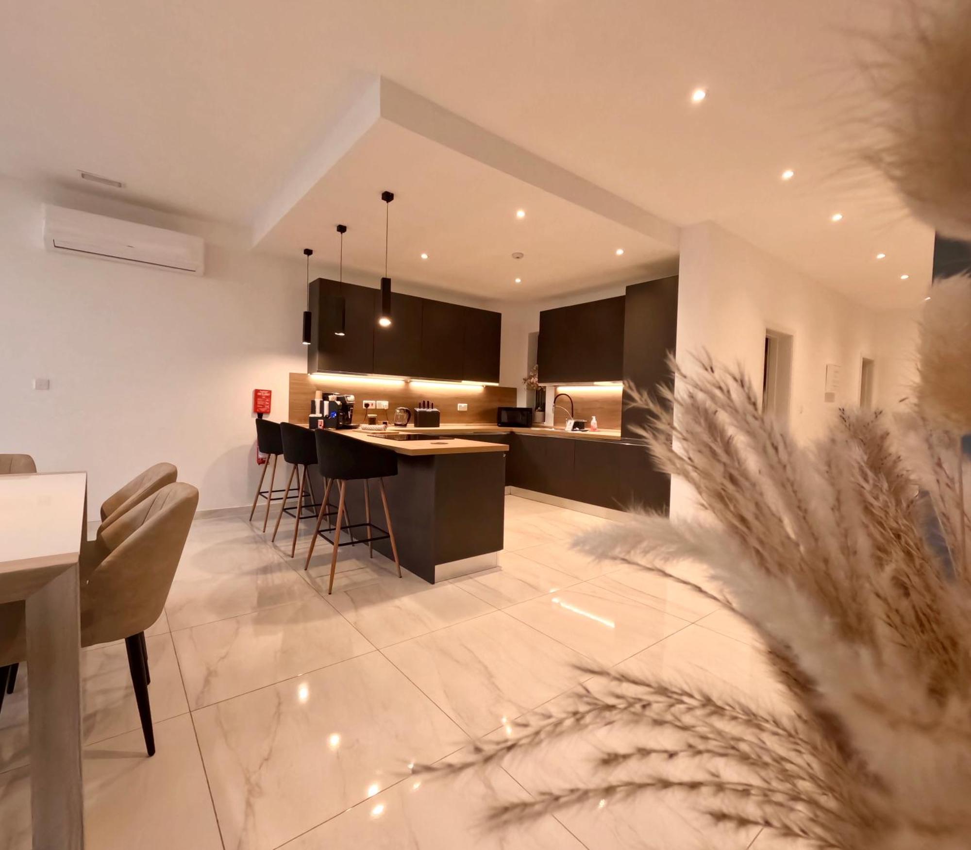 Modern Apartment In St Julian'S Malta, With Breathtaking Views Of Spinola Bay Saint Julian's Ngoại thất bức ảnh